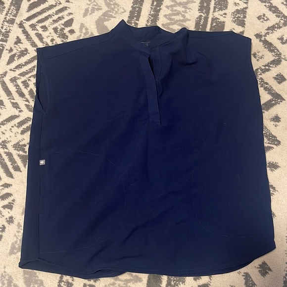 FIGS Rafaela top - Picture 2 of 3